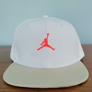 Air Jordan Jumpman 23 Snapback White Tan Youth